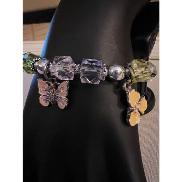 Flowers & butterfly bead charm bracelet - Picture 2 of 9